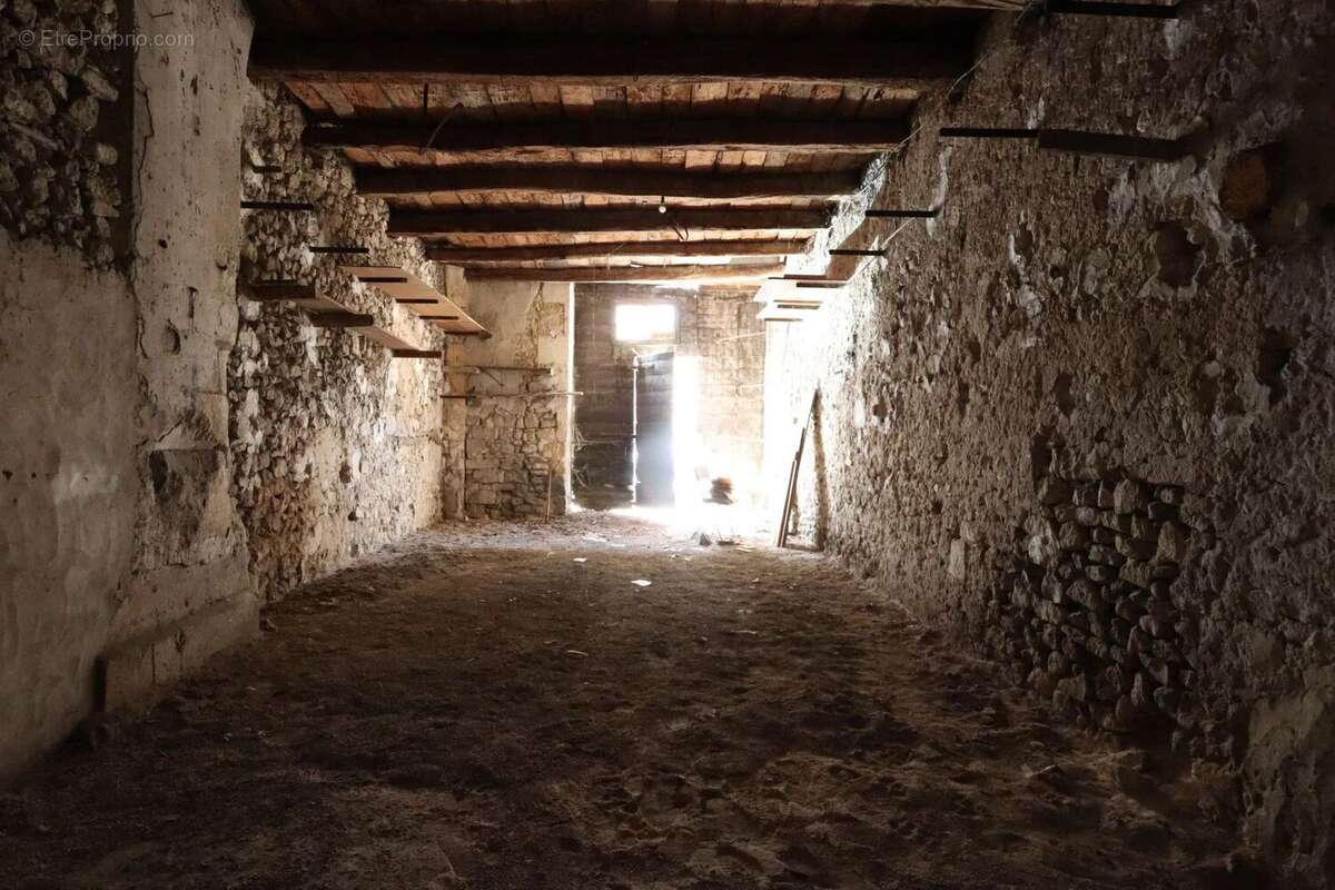 Vente Bureau-local Apt(84400) 189 000ï¿œ - photo 9