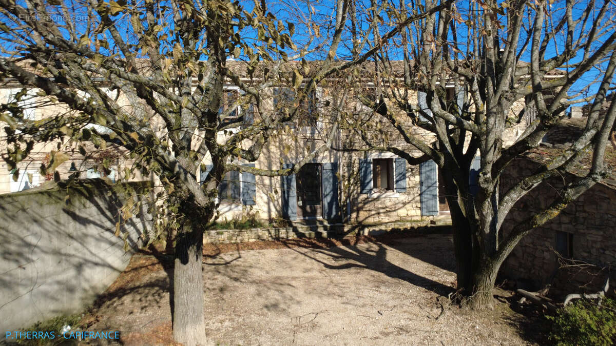 En exclusivité - Authentique bergerie Provençale du XIXème siècle à fort potentiel - photo 8