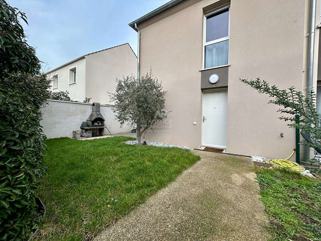 Maison à CARRIERES-SOUS-POISSY