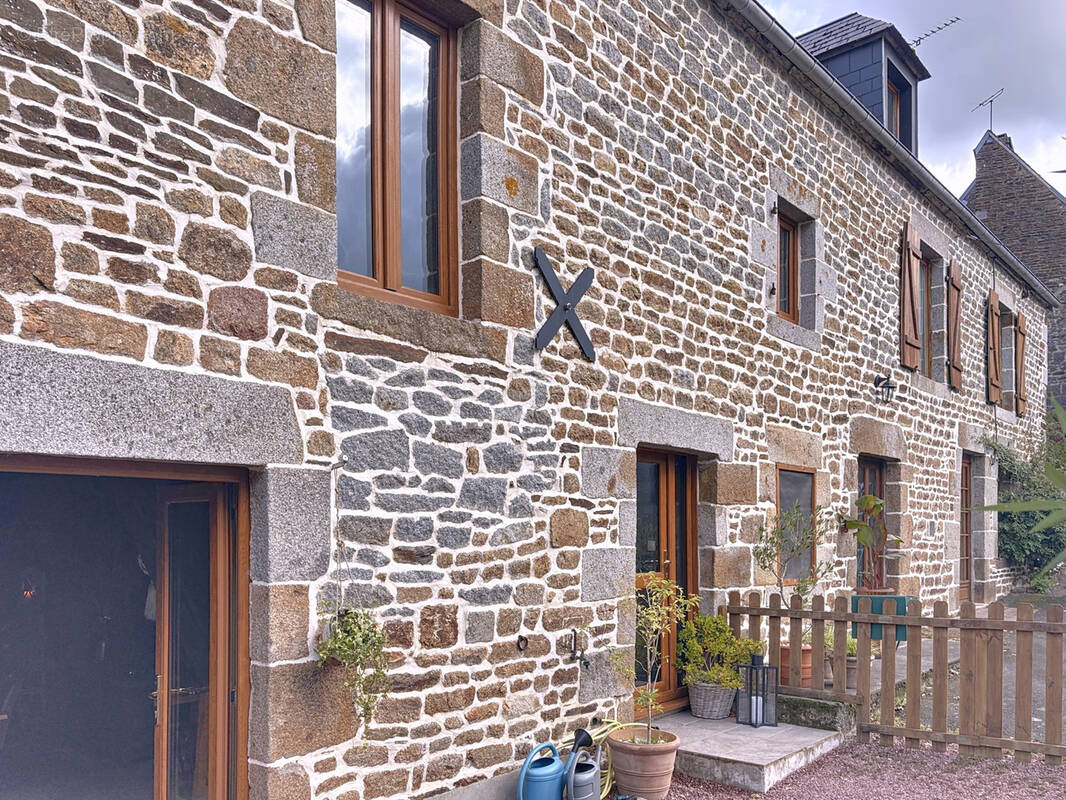 Maison à SAINT-POIS