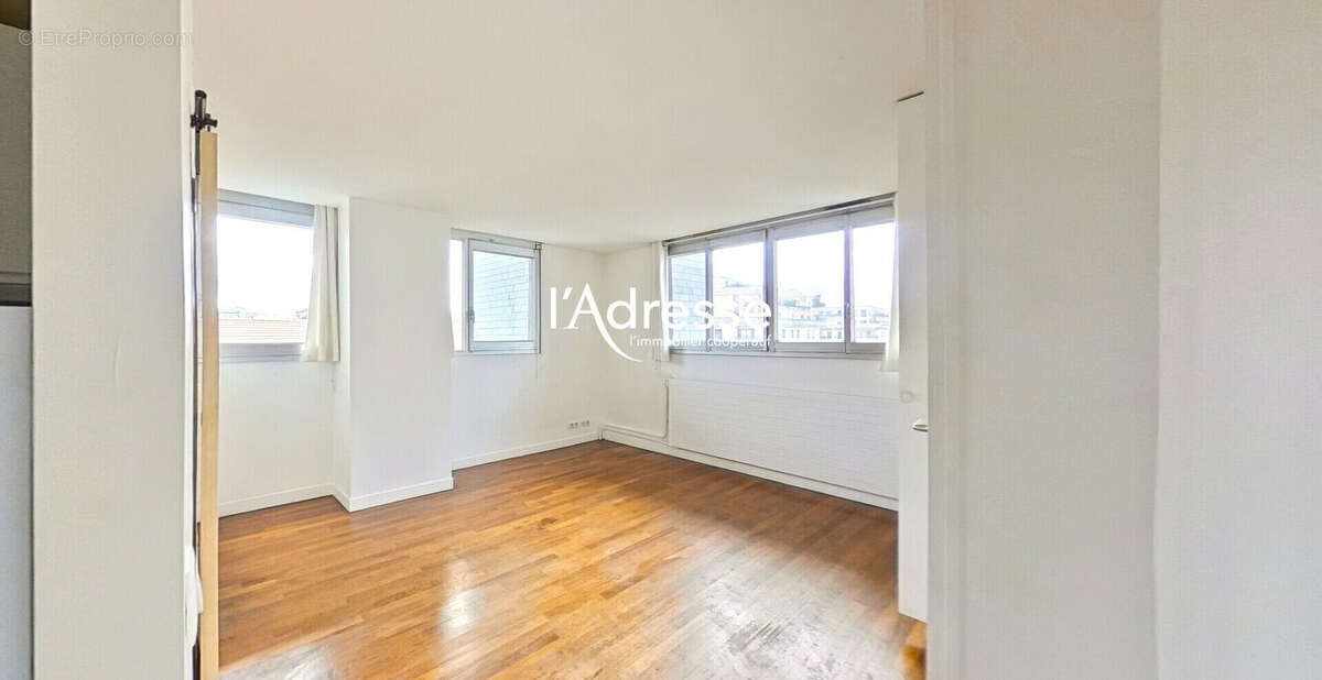 Appartement à PARIS-15E