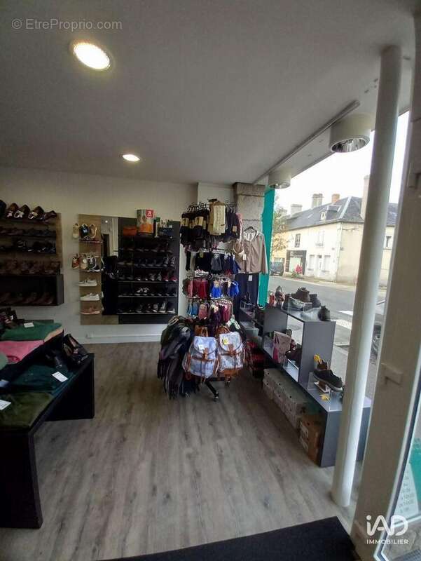 Photo 2 - Commerce à SAINT-SAMSON