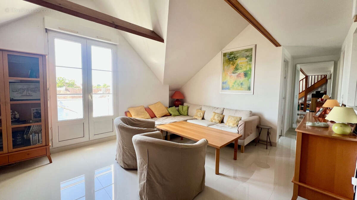 Appartement à BRIE-COMTE-ROBERT