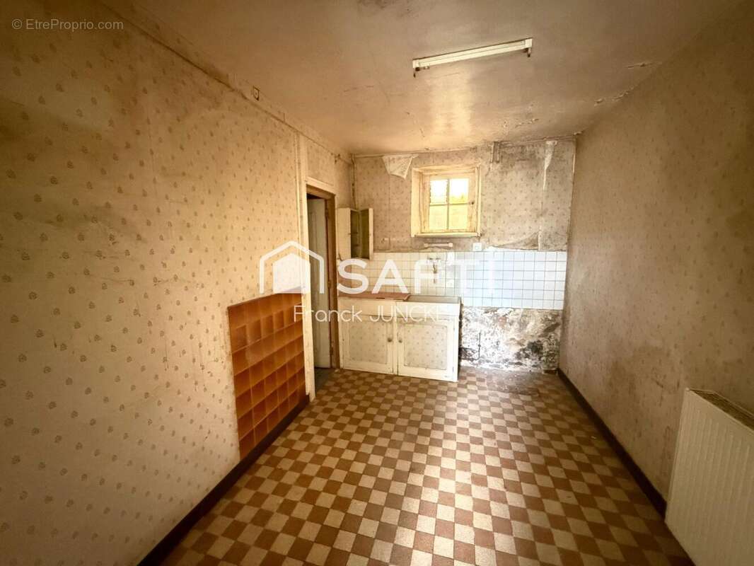 Maison 70 m² à Champsecret  - photo 7