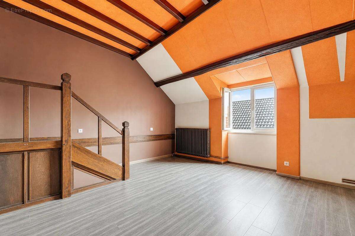 Maison spacieuse de 220 m² à Chalautre-la-Grande - photo 17