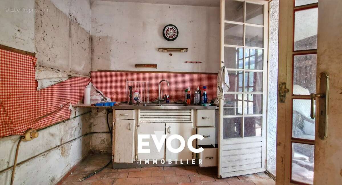 Maison à SAINT-CLEMENT-DE-RIVIERE