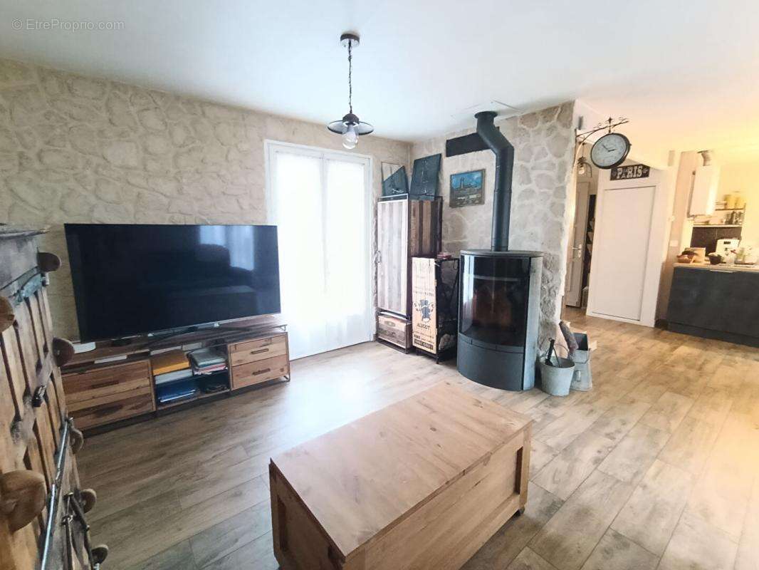 Maison à MOISSY-CRAMAYEL