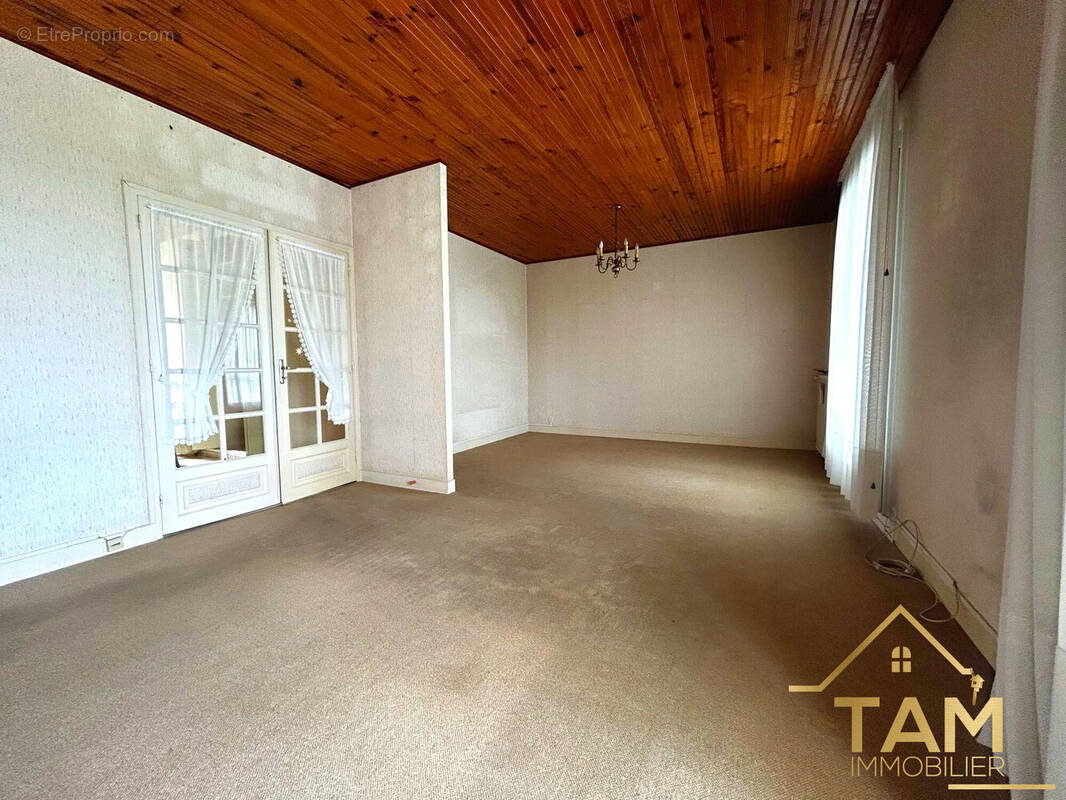 Maison à SAINT-CYR-L&#039;ECOLE