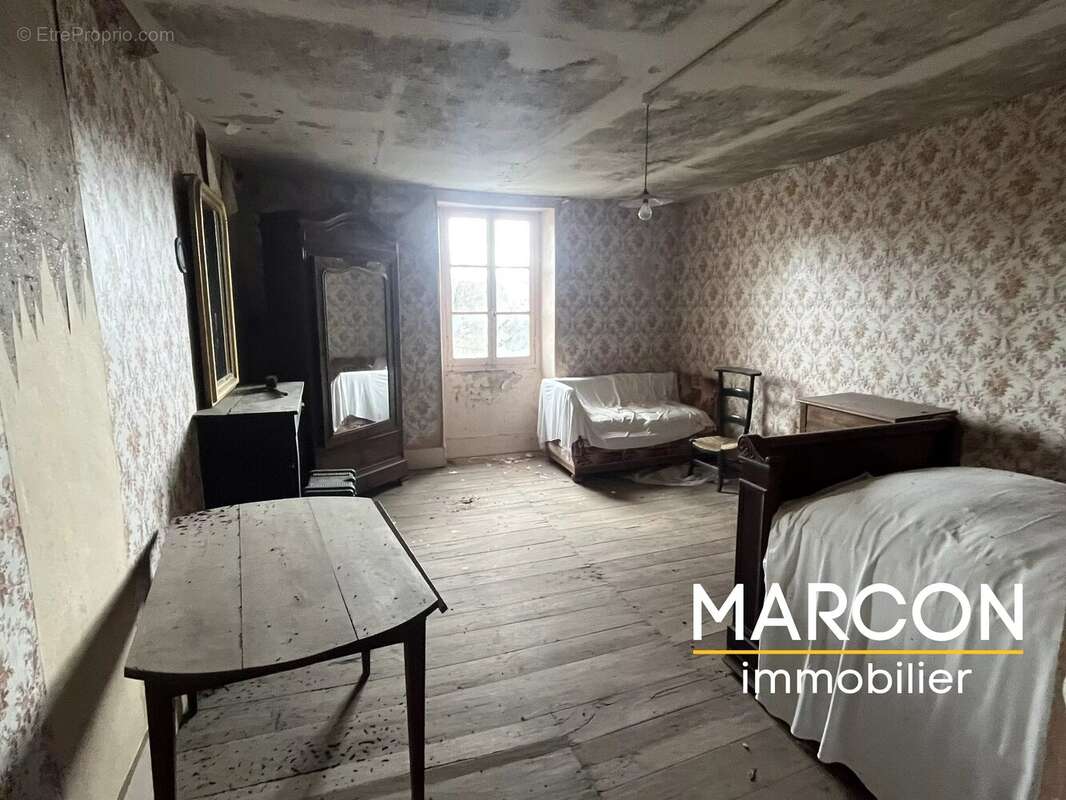 Maison à CROZE