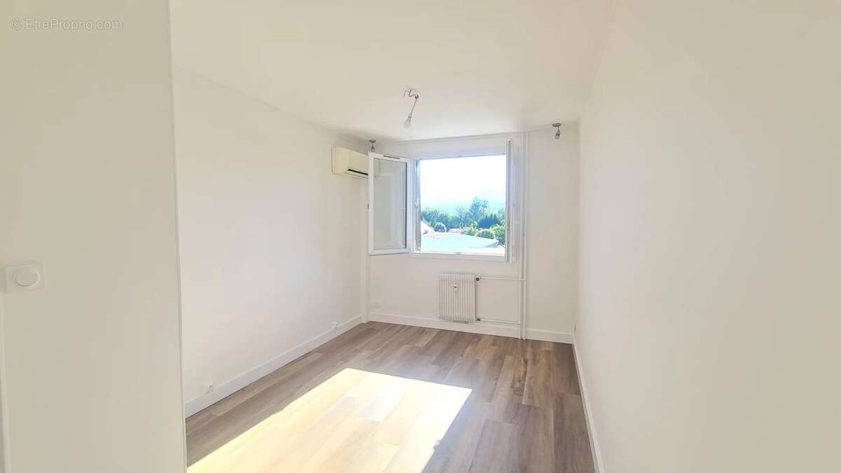 Appartement à SEYSSINET-PARISET