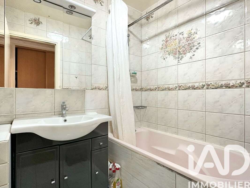 Photo 9 - Appartement à PARIS-18E