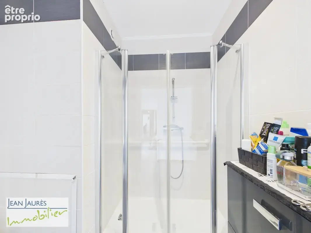 Grand appartement rénové et baigné de lumière - photo 7