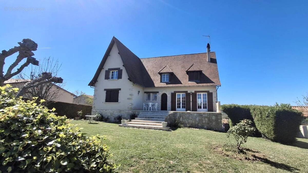 Maison à MENSIGNAC