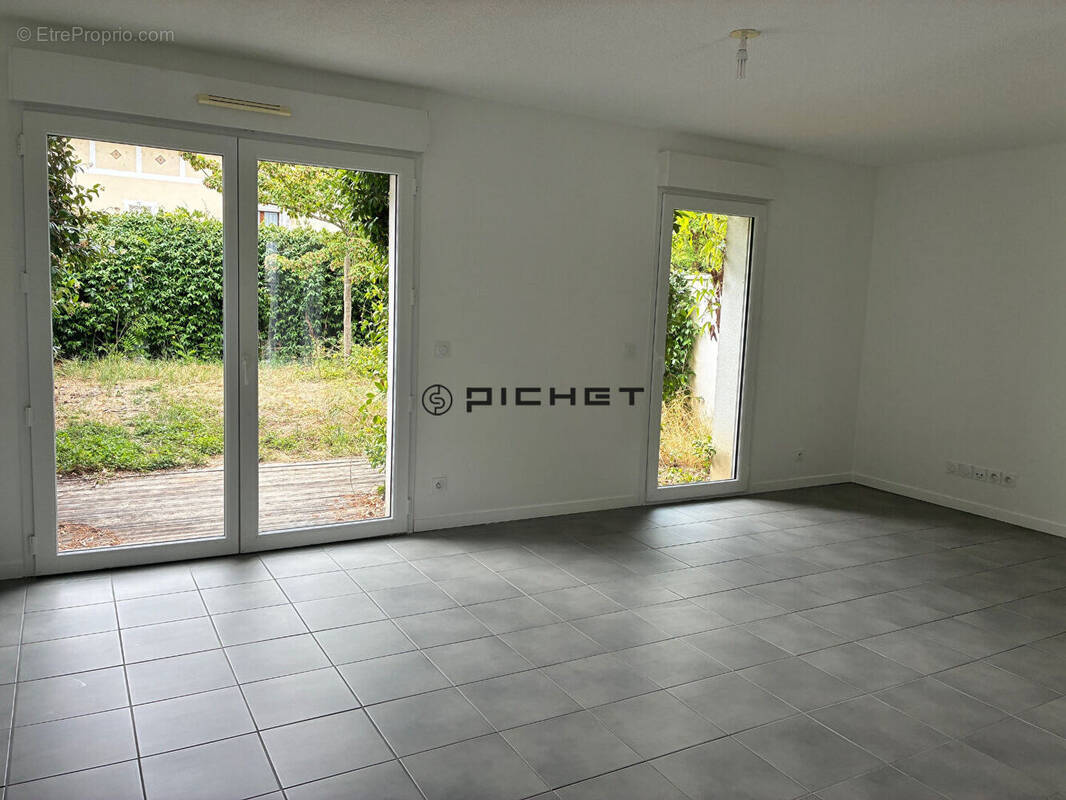 Maison à MONTLOUIS-SUR-LOIRE