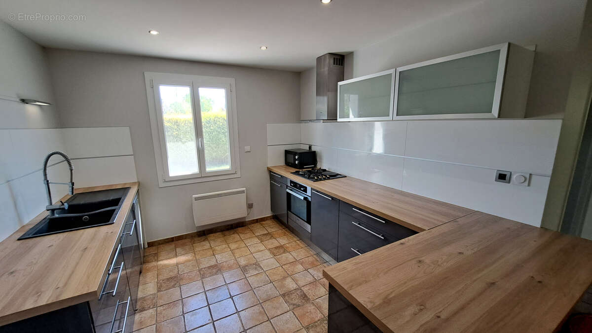 Maison à THORIGNY-SUR-OREUSE