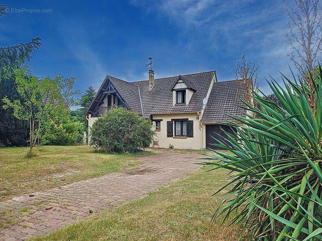 Maison à POIGNY-LA-FORET