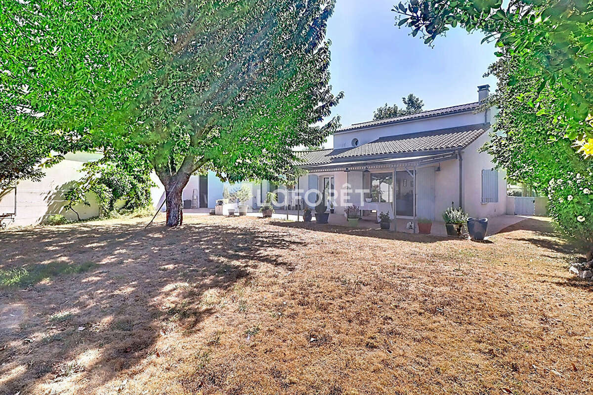 Maison familiale 165 m² - 5 chambres - grand garage -j ardin arboré et piscine - Périgny - photo 13