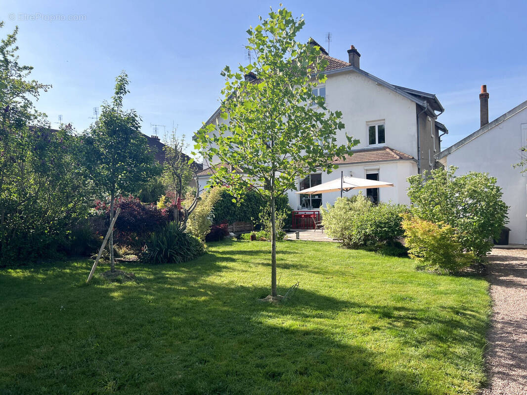 Photo 1 - Maison à GUEUGNON