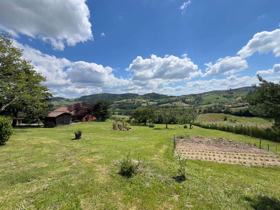 Maison à MONTROTTIER