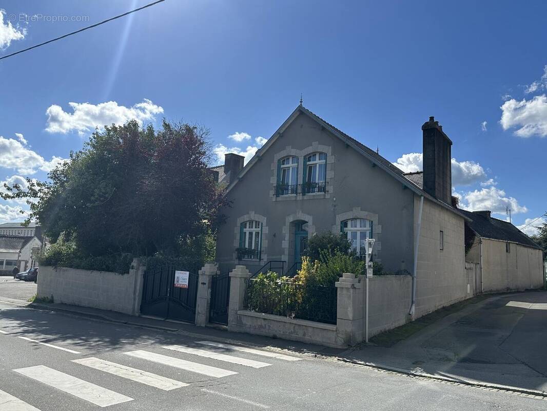 Photo 1 - Maison à LANDIVISIAU