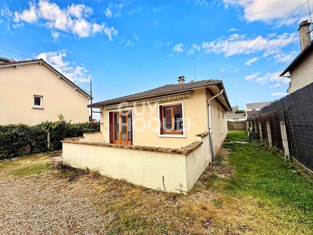 Maison à EPONE