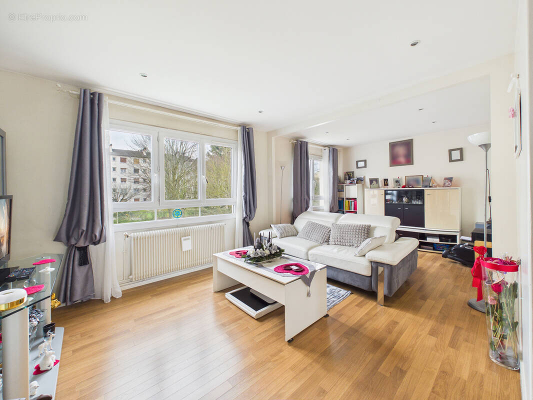 Appartement à SARTROUVILLE