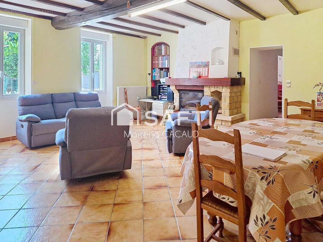Maison 129 m² à Sainte-Severe  - photo 6