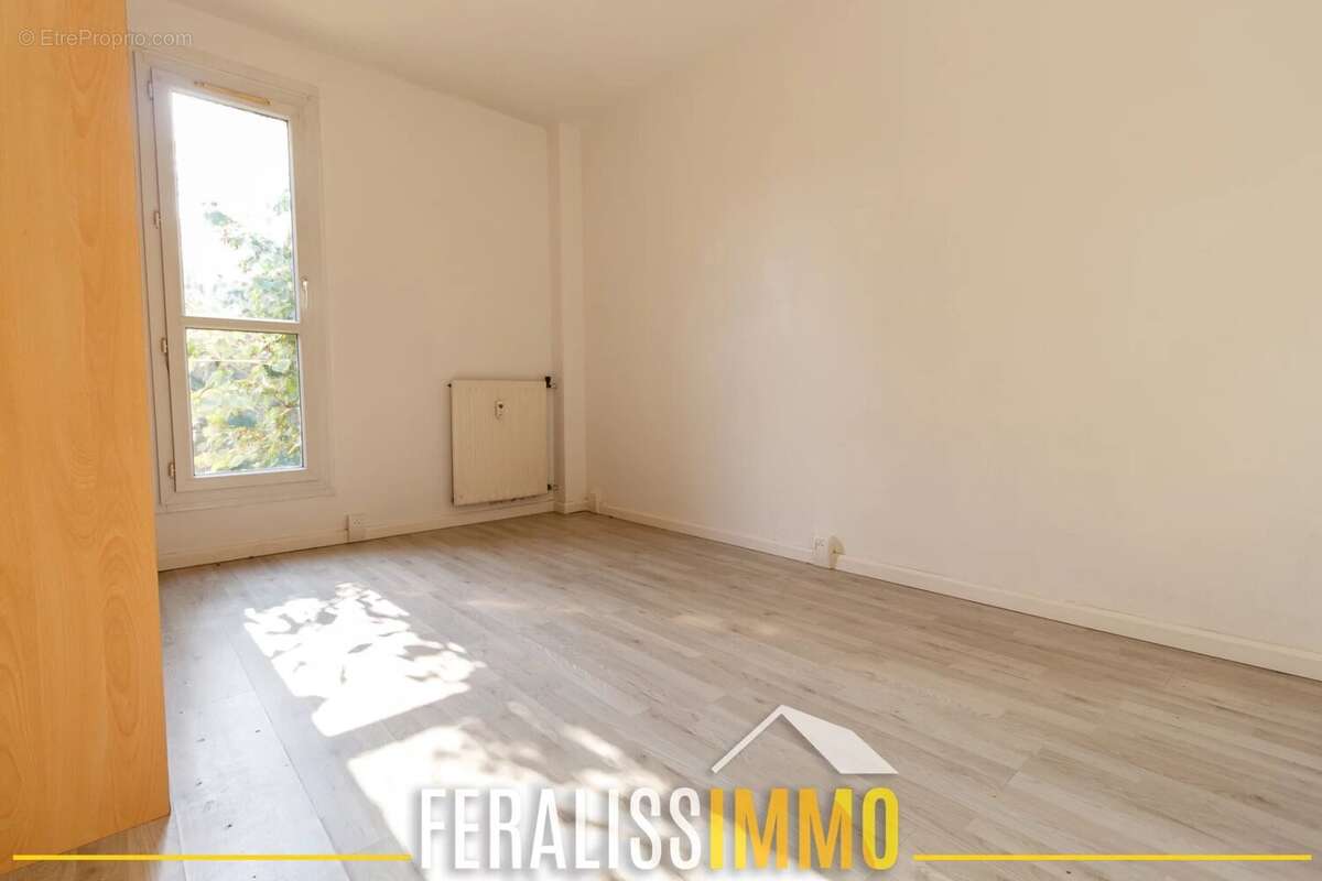 Spacieux F3 au rez de chaussée avec jardin parfaitement ori - photo 12