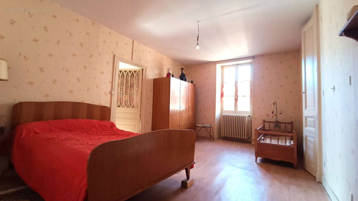 Maison à AGONAC