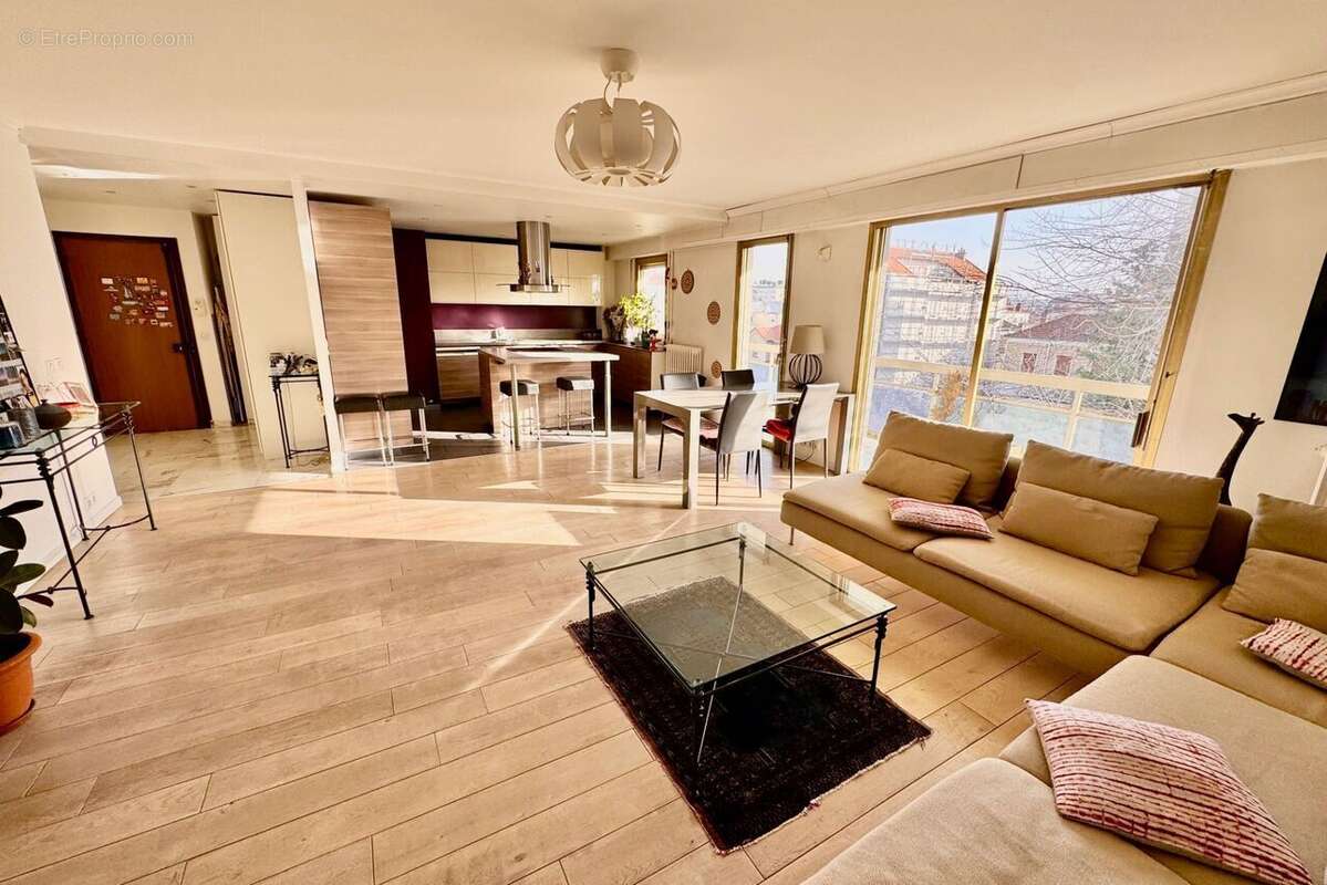 Appartement à SAINT-MAUR-DES-FOSSES