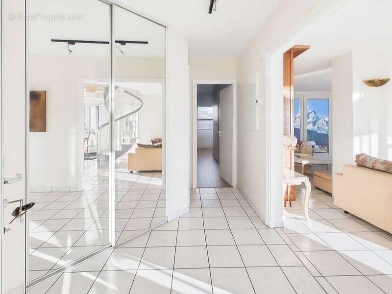 Appartement à AMBILLY