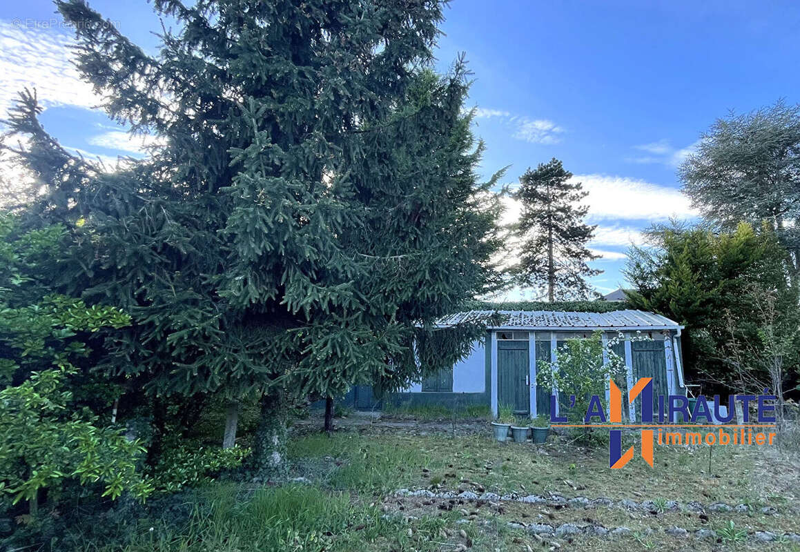 Maison à LE MESNIL-LE-ROI