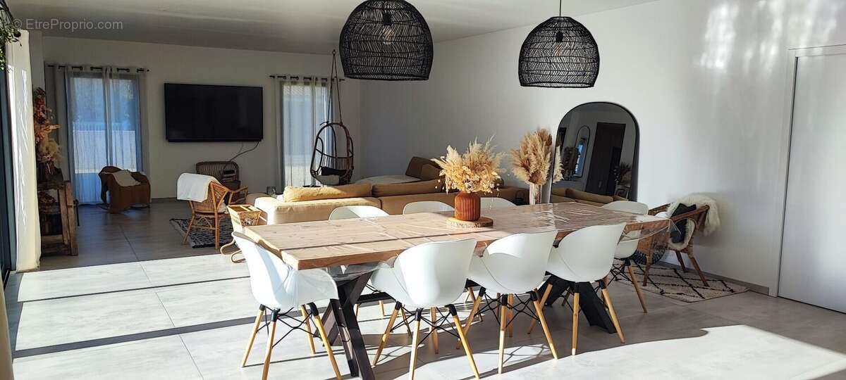 Maison 220 m² à Saintes  - photo 5