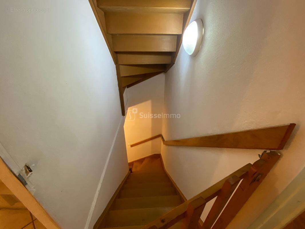 Appartement à VIEU-D'IZENAVE