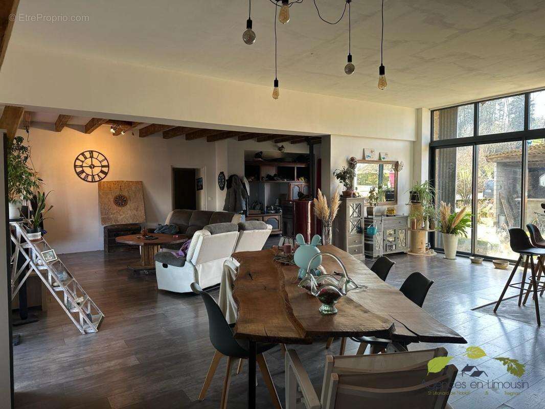 Maison à SAINT-AMAND-LE-PETIT