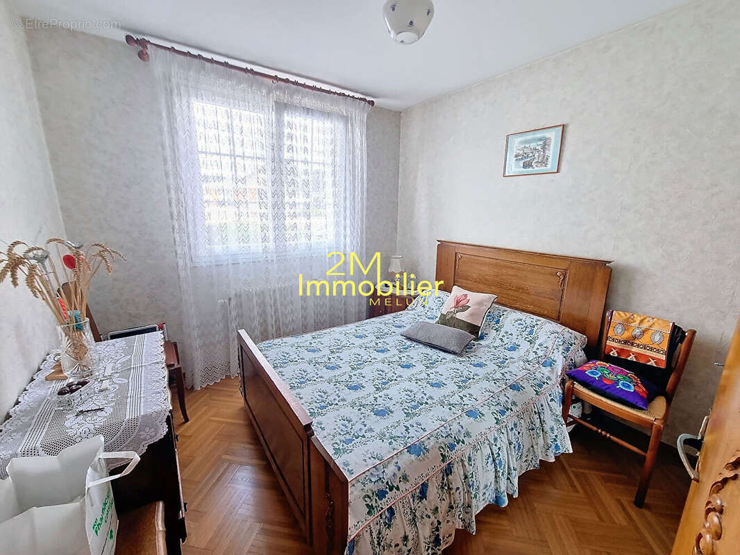 Maison à VAUX-LE-PENIL