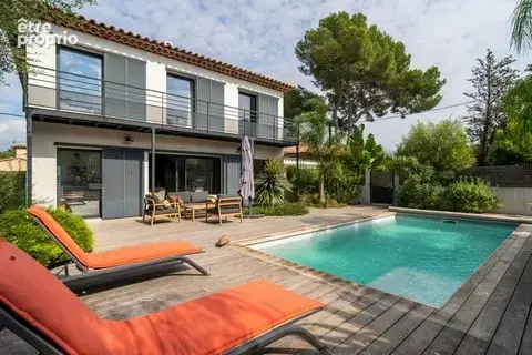 Maison 1 pièce 180 m² à vendre à Six-Fours-Les-Plages (83140) - photo 2