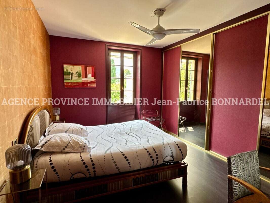 Maison à SAINT-RESTITUT