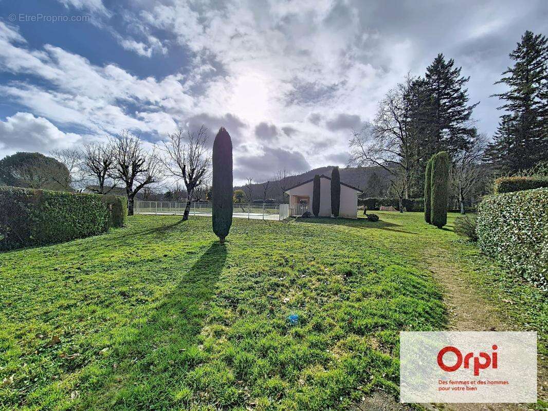 Appartement à PAZAYAC