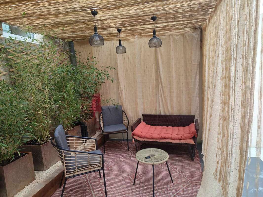 Maison de village offrant 5 chambres avec cour - photo 16