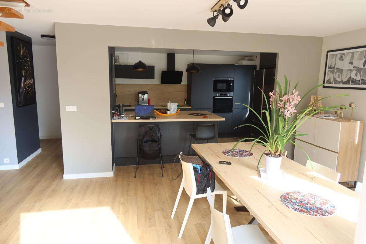 Appartement à ECOLE-VALENTIN