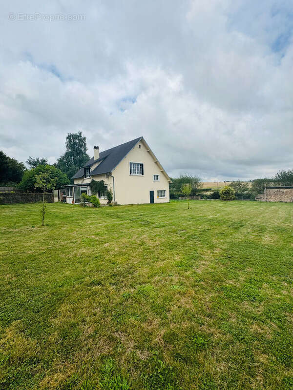 Maison à SAINT-MAURICE-LES-CHARENCEY