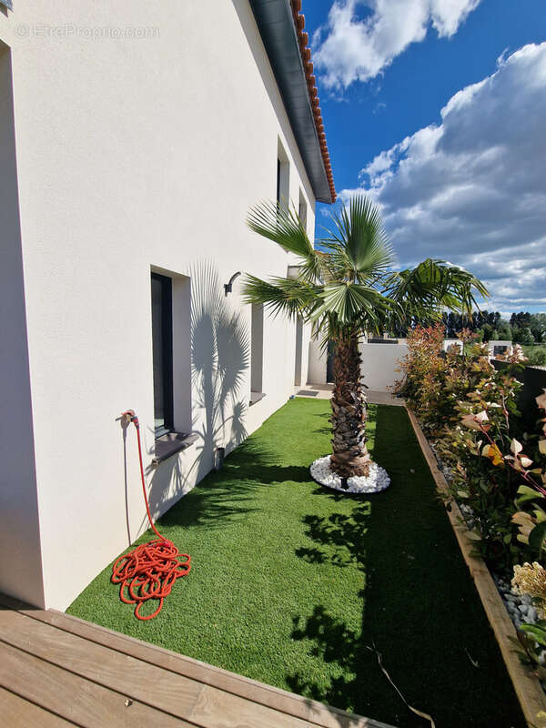 Maison à SAINT-BRES