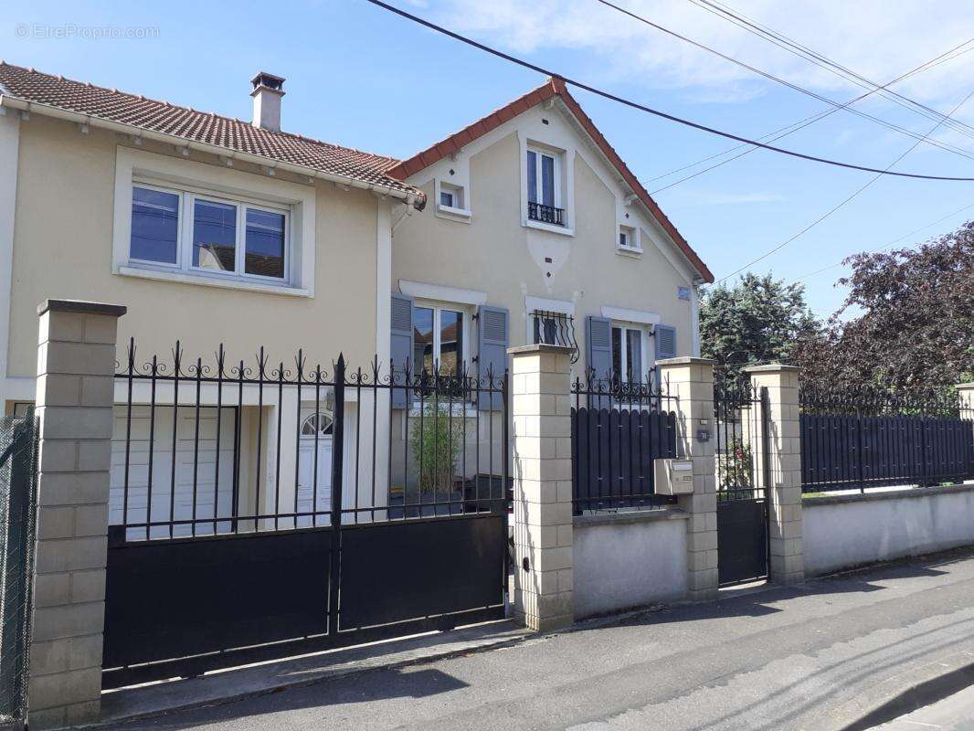 Maison à CHELLES