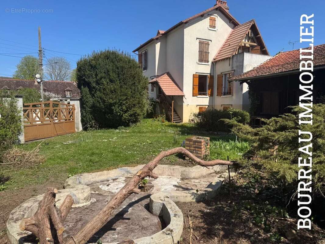 Maison à JOIGNY