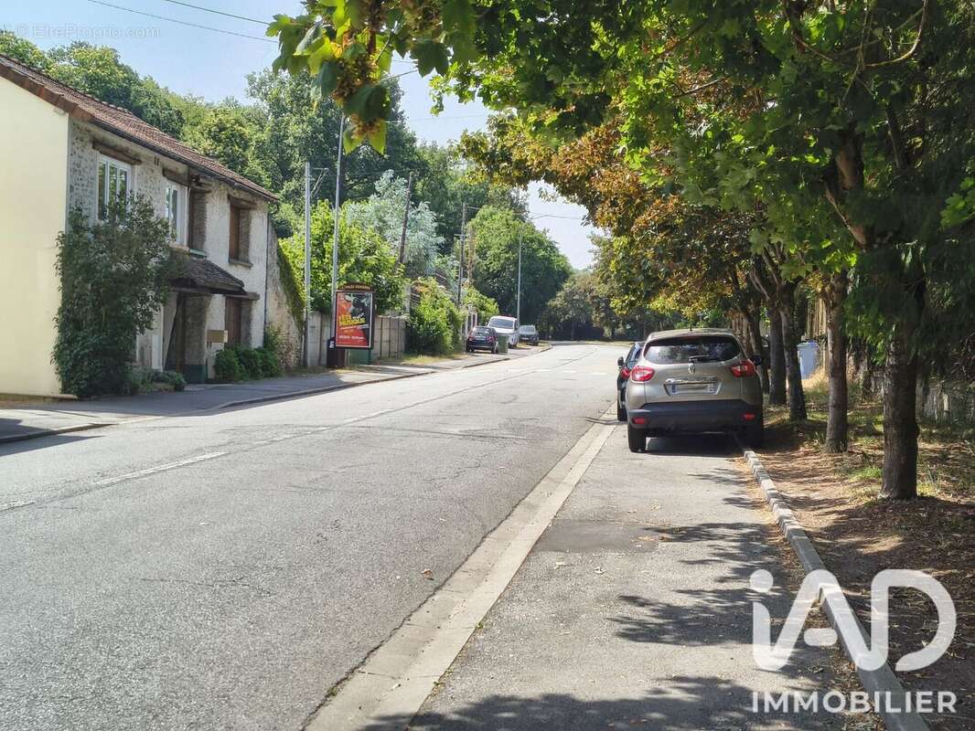 Maison 120 m² à Saint-Arnoult-En-Yvelines  - photo 2
