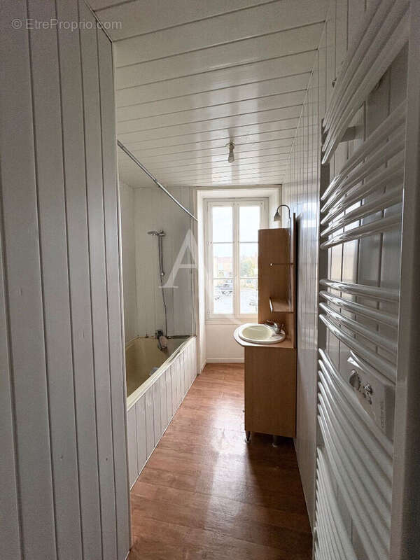 Maison - 2 logements (70m²) - Nalliers - 142m² - photo 4