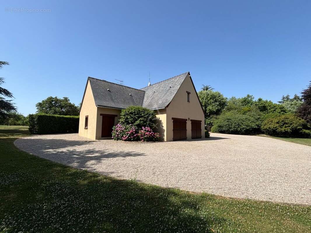 Maison à MIRE