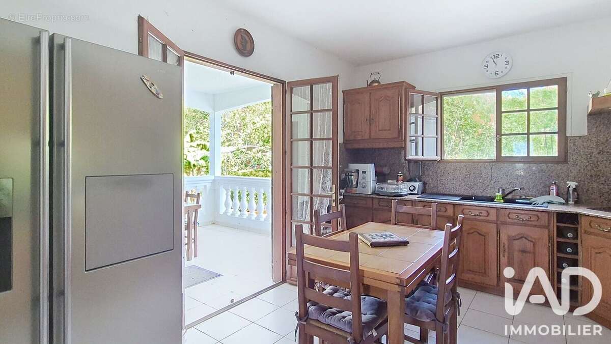 Maison 245 m² à Saint-Francois  - photo 8