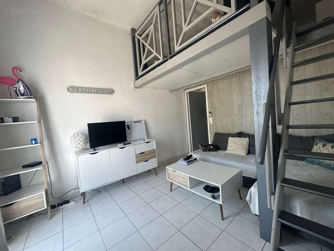 Appartement à MAUGUIO